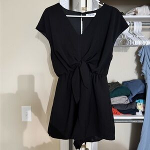 Black V-Neck Tie-Waist Romper